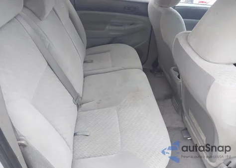 2010 Toyota Tacoma Prerunner V6 z USA, uszkodzony, nr VIN 3TMJU4GN8AM101920